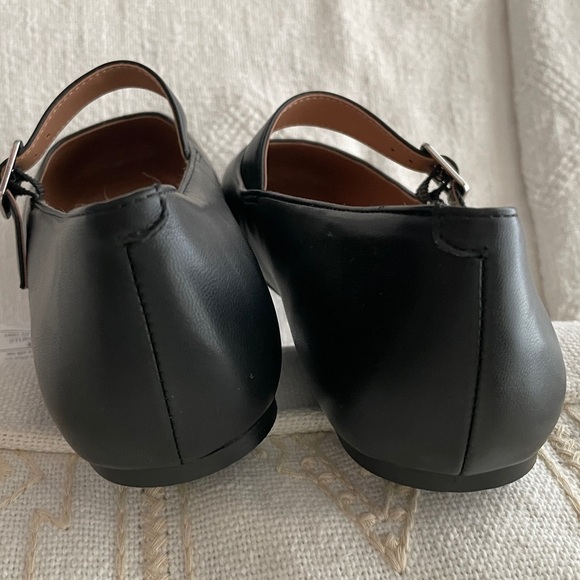 NWT BCBGeneration Black Harpin Mary Jane Flats, Size 8.5 - Picture 9 of 10